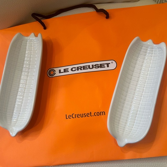 Le Creuset White Corn Dishes NWT Set of 2 Stoneware Sweet Corn on the Cob - Picture 1 of 8